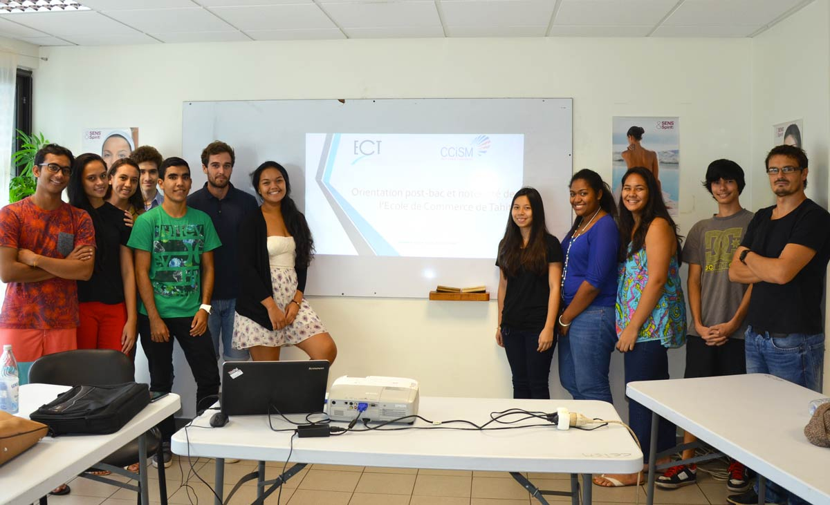 Les étudiants de l'Ecole de Commerce de Tahiti mènent l'enquête Les étudiants de l'Ecole de Commerce de Tahiti mènent l'enquête
